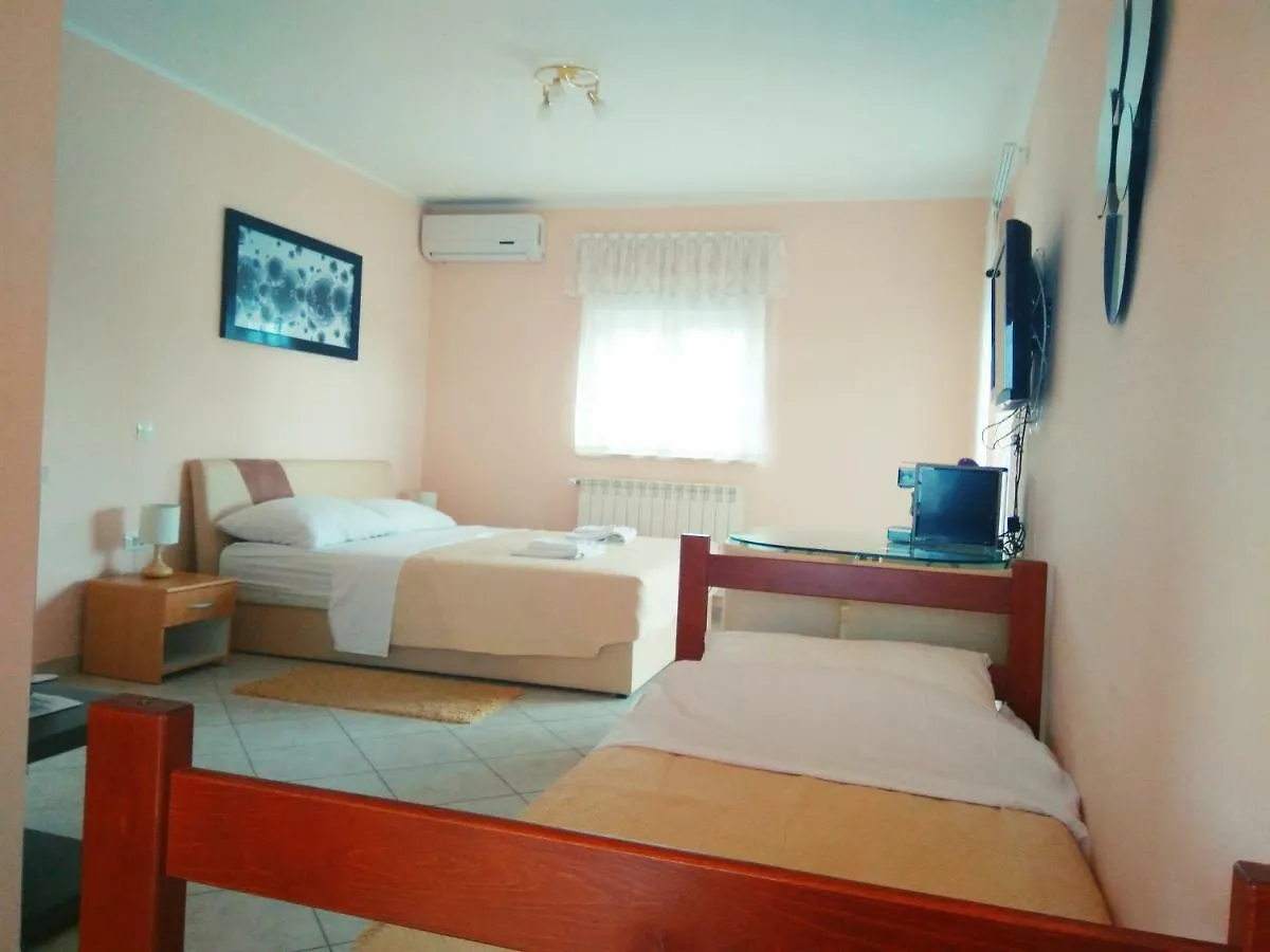 Aparthotel Viola Pjescana Uvala 4*,  Croatia